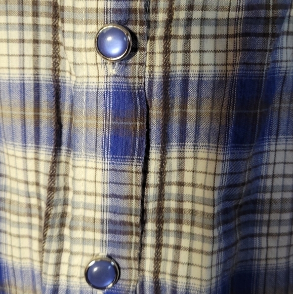 Solitaire Large distressed plaid western embroidered peal button down longsleeve - Picture 4 of 11